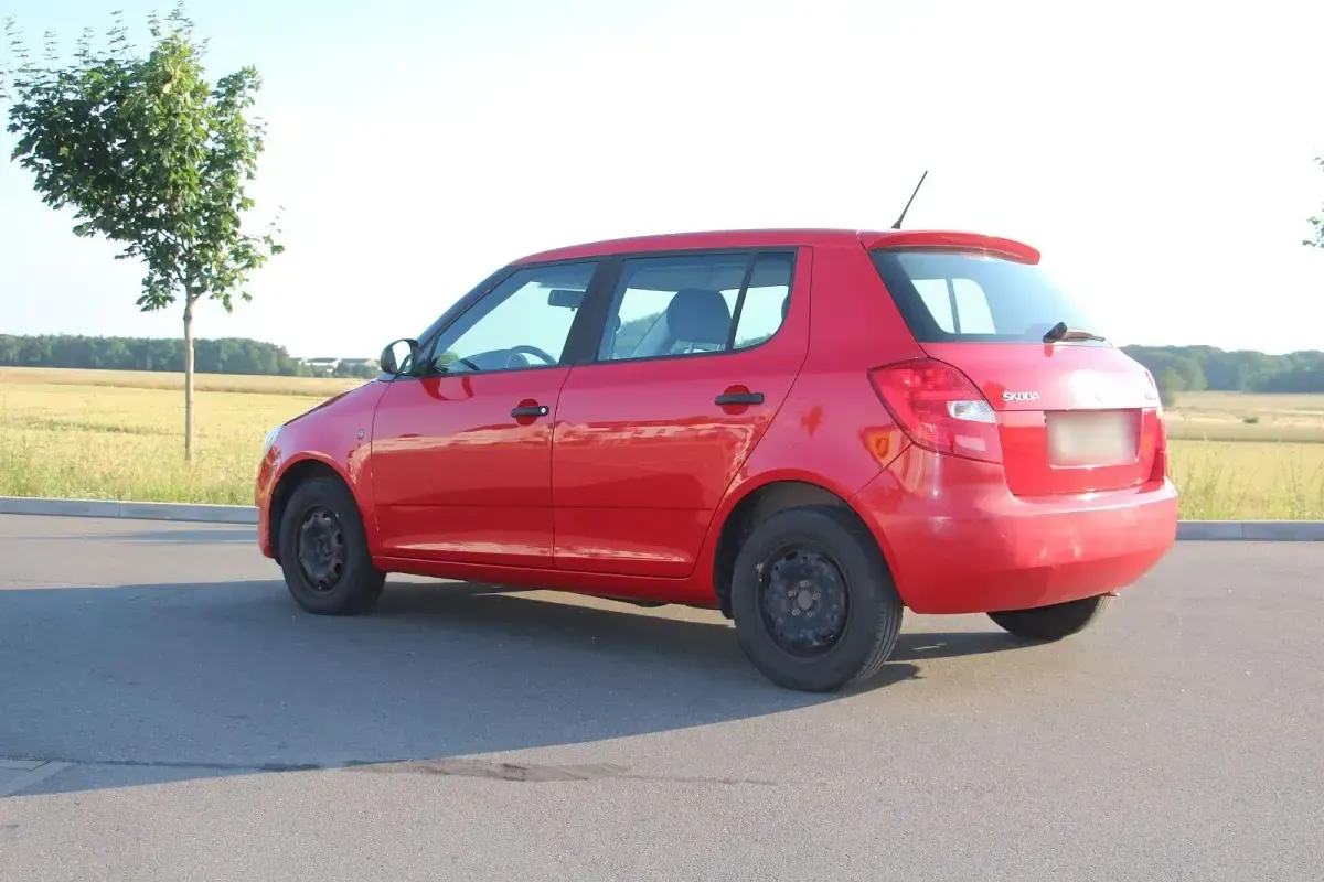 Gebraucht Skoda Fabia Family 69 PS (50 kW) 2013 Rot Limousine
