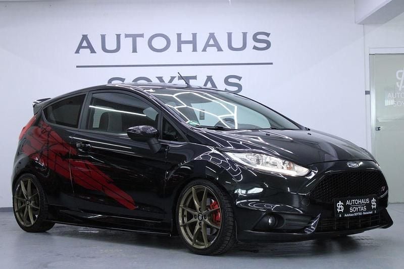 Gebraucht Ford Fiesta Performance Edition 182 PS (133 kW) 2014 Schwarz Kleinwagen