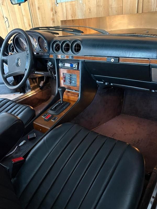 Gebraucht Mercedes SL380 218 PS (160 kW) 1981 Schwarz Cabrio