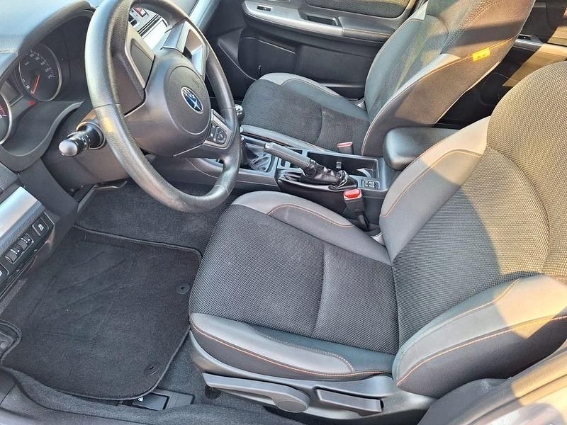Käytetty Subaru XV Active 150 HP (110 kW) 2016 Hopea Katumaasturi