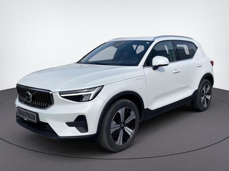 Gebraucht Volvo XC40 Plus 211 PS (155 kW) 2022 Crystal white / metallic SUV