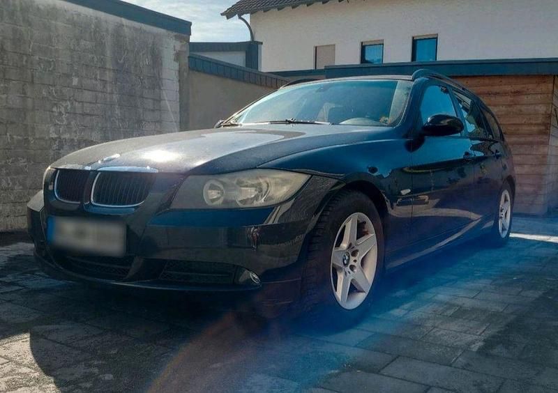 Schwarz Gebraucht 2006 BMW 320 Kombi | 1.700 € (Guter Preis) - Bild 1/4
