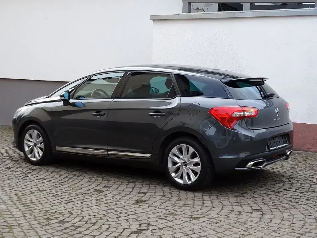 Gebraucht Citroën DS5 So Chic 156 PS (114 kW) 2015 Grau Kleinwagen
