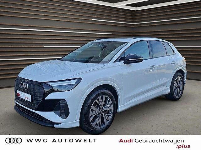 Weiß Gebraucht 2022 Audi Q4 e-tron Ambiente SUV | 31.980 € (Etwas zu teuer) - Bild 1/4