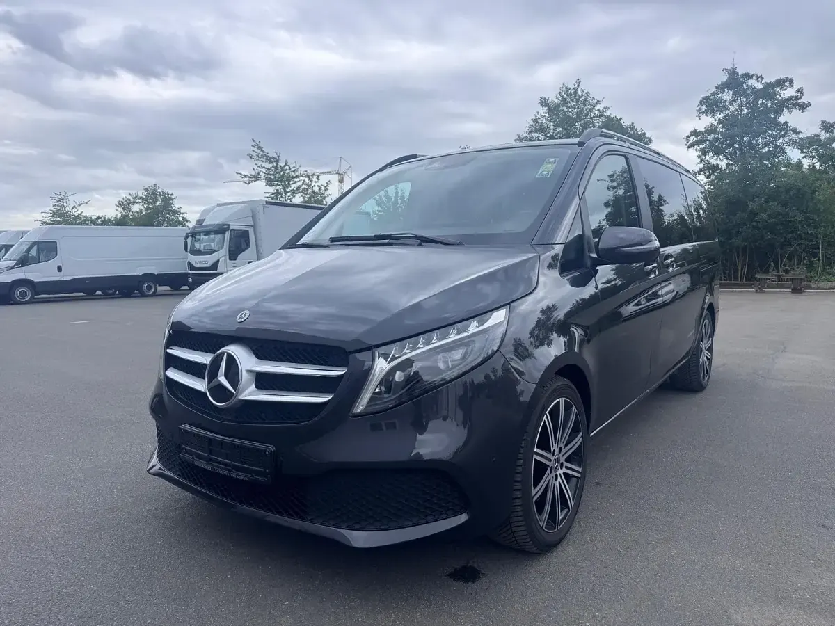 Gebraucht Mercedes V300 Sport 237 PS (174 kW) 2022 Grau Van / Kleinbus