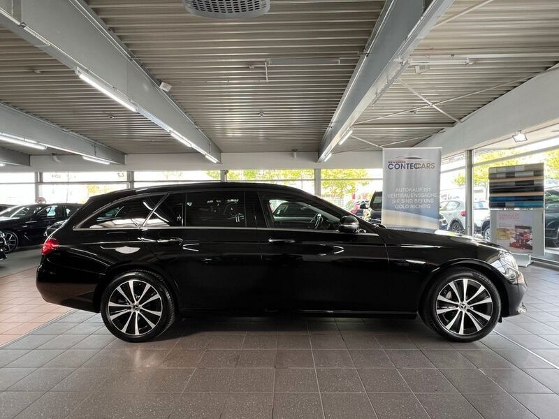 Ung. schwarz unilack Gebraucht 2019 Mercedes E300 Kombi | 28.999 € (Fairer Preis) - Bild 1/4
