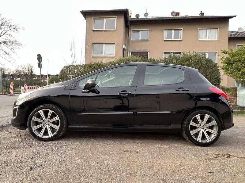 Gebraucht Peugeot 308 Allure 150 PS (110 kW) 2013 Schwarz Limousine