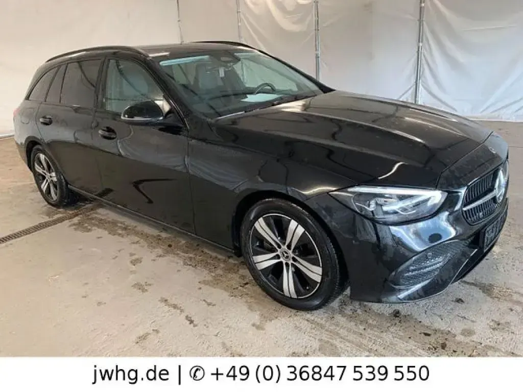 Gebraucht Mercedes 200 Avantgarde 163 PS (119 kW) 2022 Obsidianschwarz (metallic) Kombi