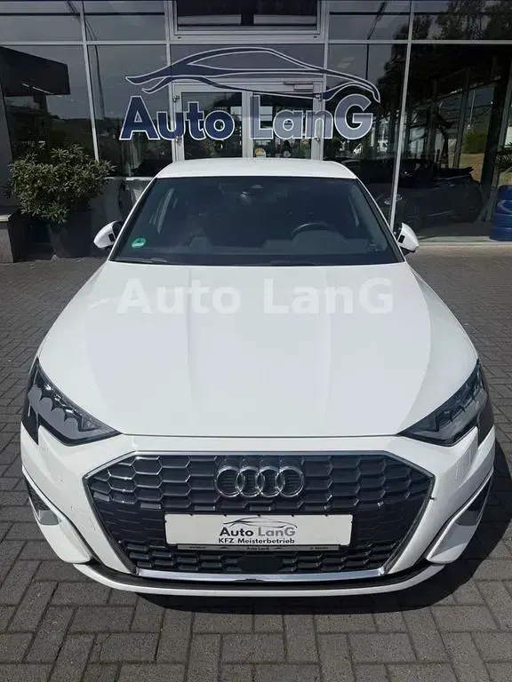 Gebraucht Audi A3 Sport 150 PS (110 kW) 2021 Weiß Limousine