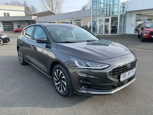 Gebraucht Ford Focus Titanium 125 PS (91 kW) 2023 Magneticgrau Limousine