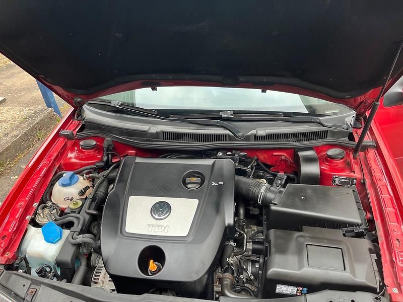 Gebraucht VW Bora 131 PS (96 kW) 2004 Rot Kombi