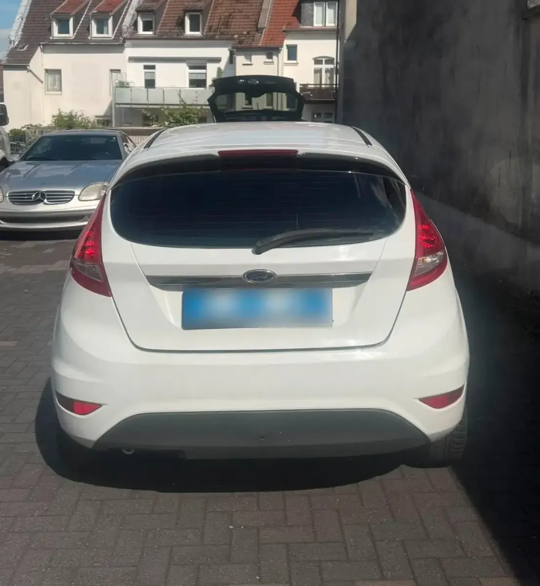 Gebraucht Ford Fiesta 82 PS (60 kW) 2010 Weiß Kleinwagen