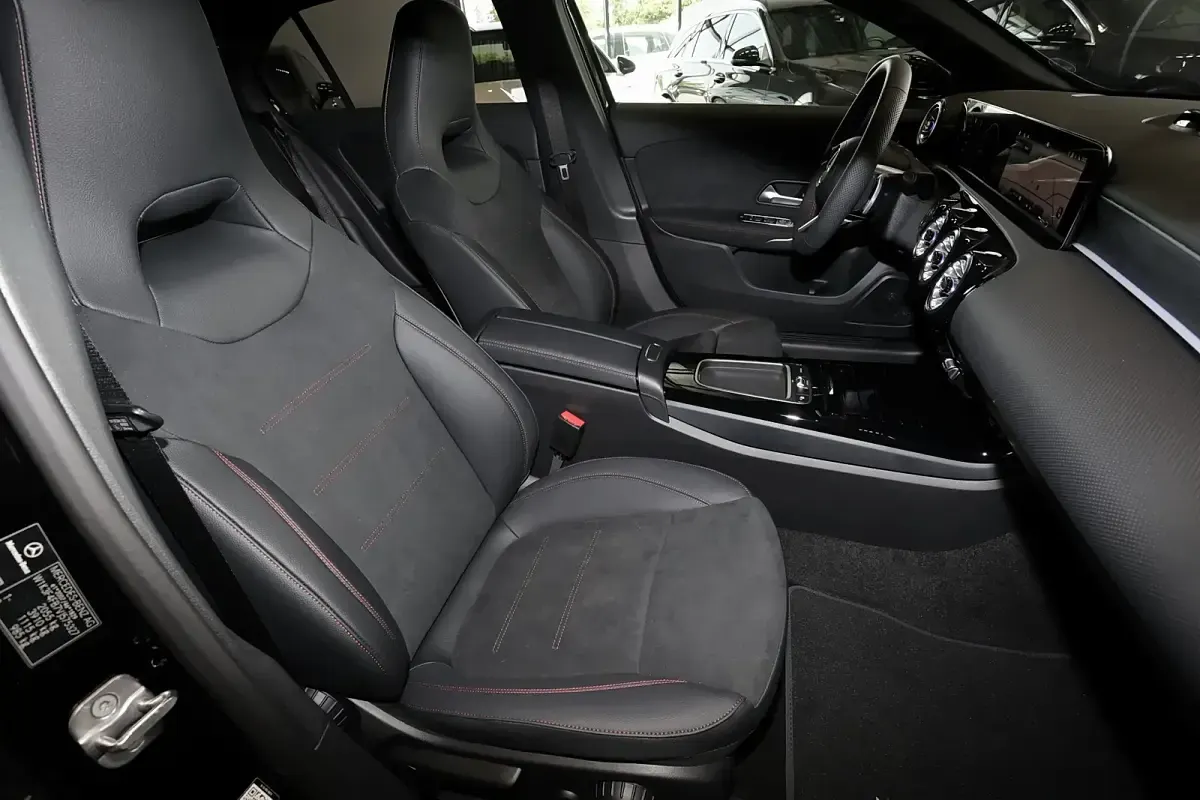 Gebraucht Mercedes A220 AMG 190 PS (139 kW) 2026 Nachtschwarz uni Limousine