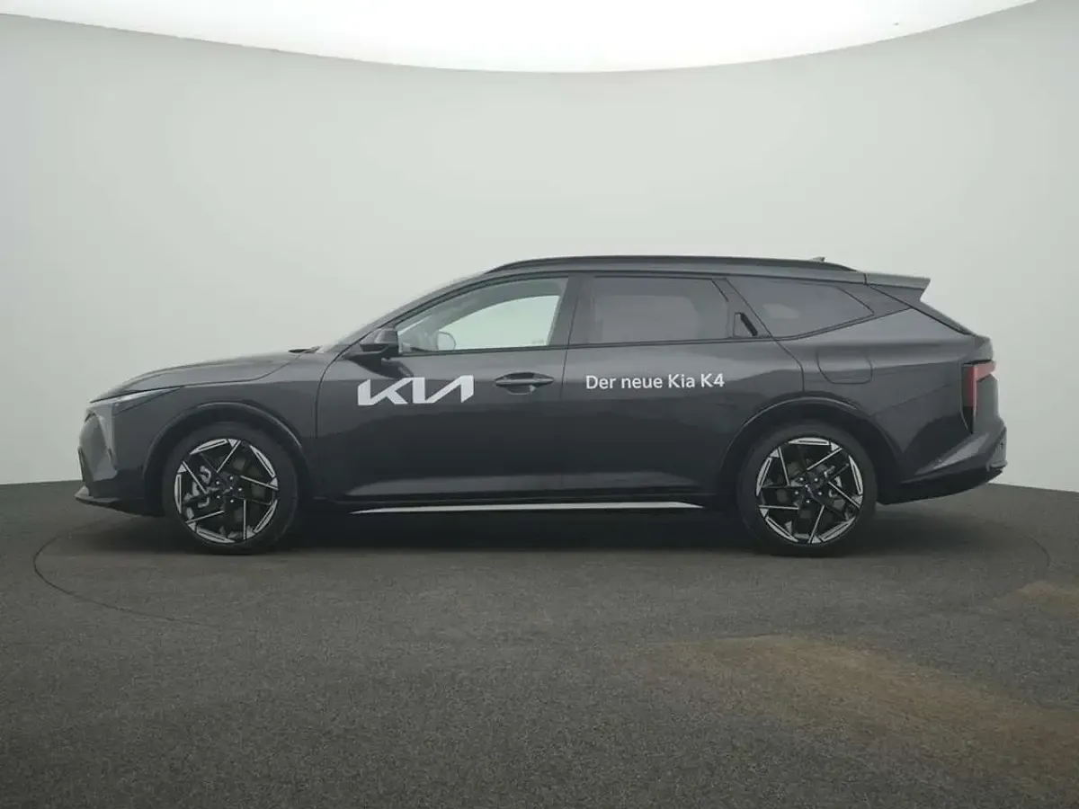 Gebraucht Kia K4 150 PS (110 kW) 2026 Interstellar gray Kombi