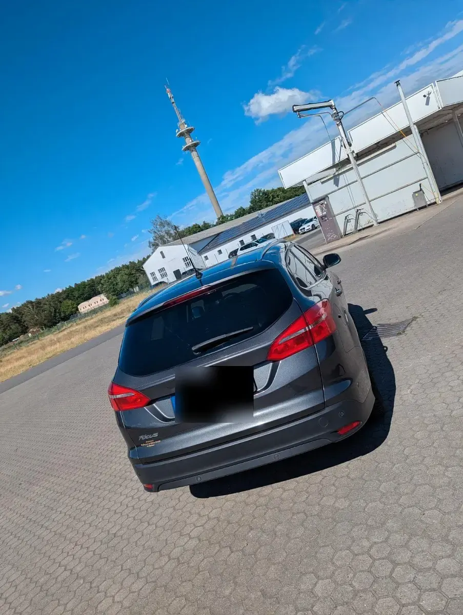 Gebraucht Ford Focus Titanium 120 PS (88 kW) 2015 Andere farben Kombi