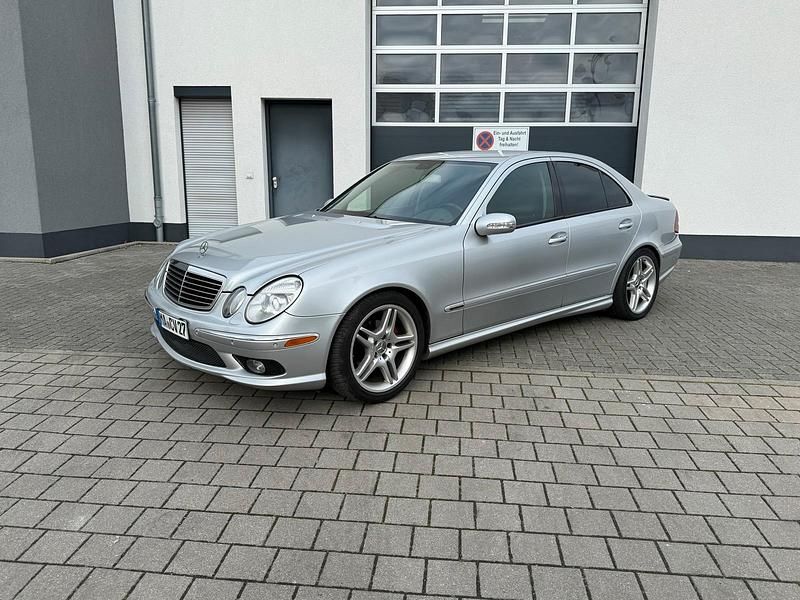 Gebraucht Mercedes E270 180 PS (132 kW) 2002 Silber Limousine