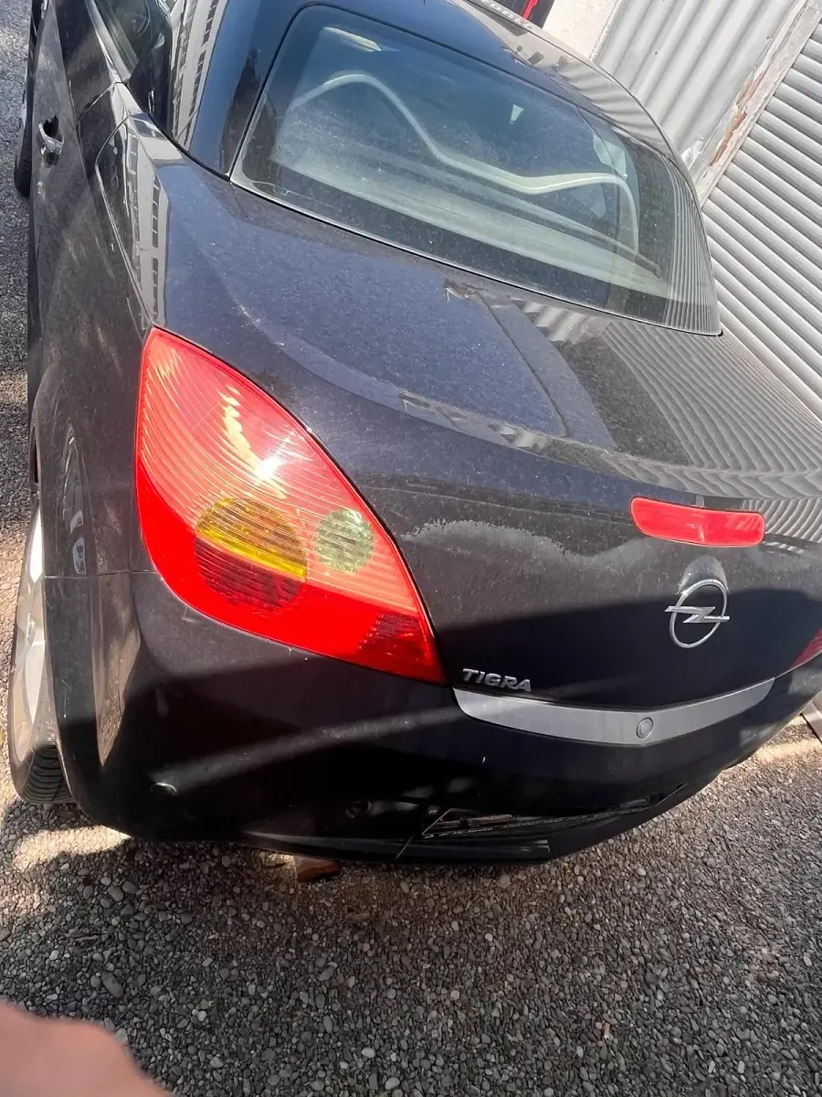 Gebraucht Opel Tigra 66 PS (48 kW) 2004 Schwarz Cabrio