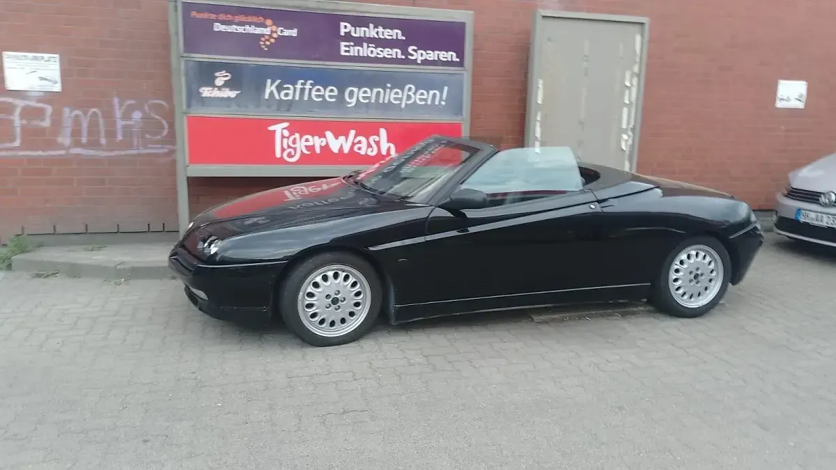 Gebraucht Alfa Romeo Spider 150 PS (110 kW) 1997 Schwarz Cabrio