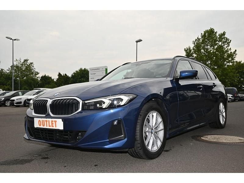 Blau Gebraucht 2023 BMW 320 Shadowline Kombi | 32.990 € (Guter Preis) - Bild 1/4
