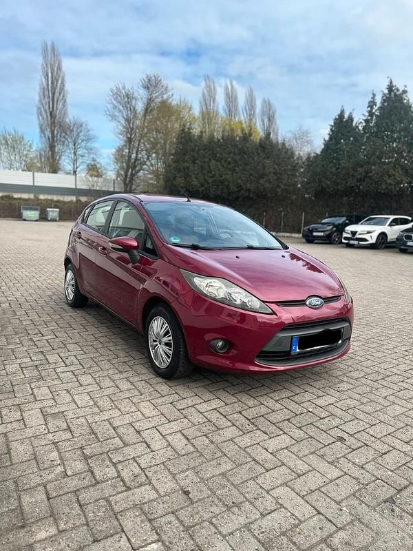 Gebraucht Ford Fiesta 97 PS (71 kW) 2009 Rot Kleinwagen