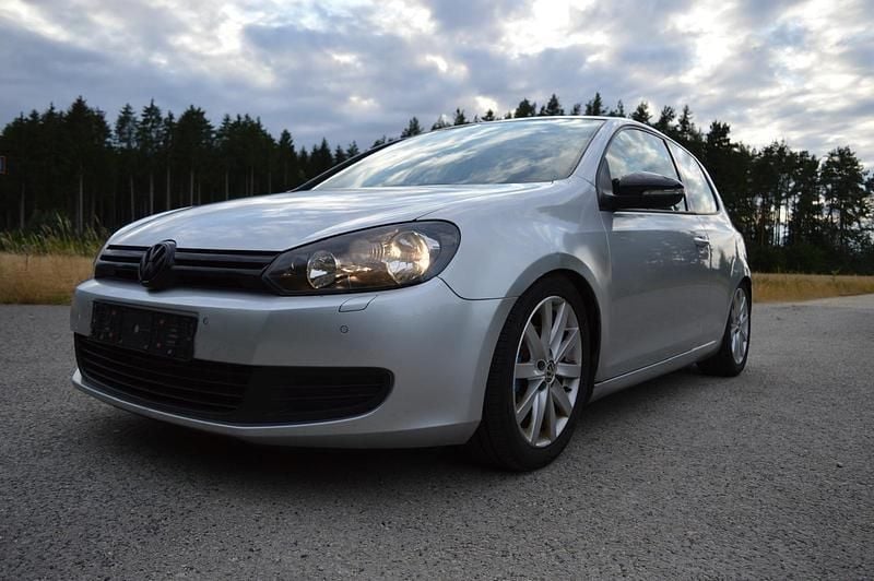 Silber Gebraucht 2009 VW Golf VI GTI Coupé | 4.690 € (Fairer Preis) - Bild 1/4