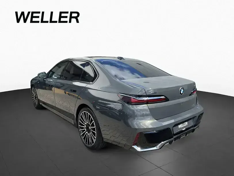 Gebraucht BMW 740 M Sport 299 PS (219 kW) 2025 Grau Limousine