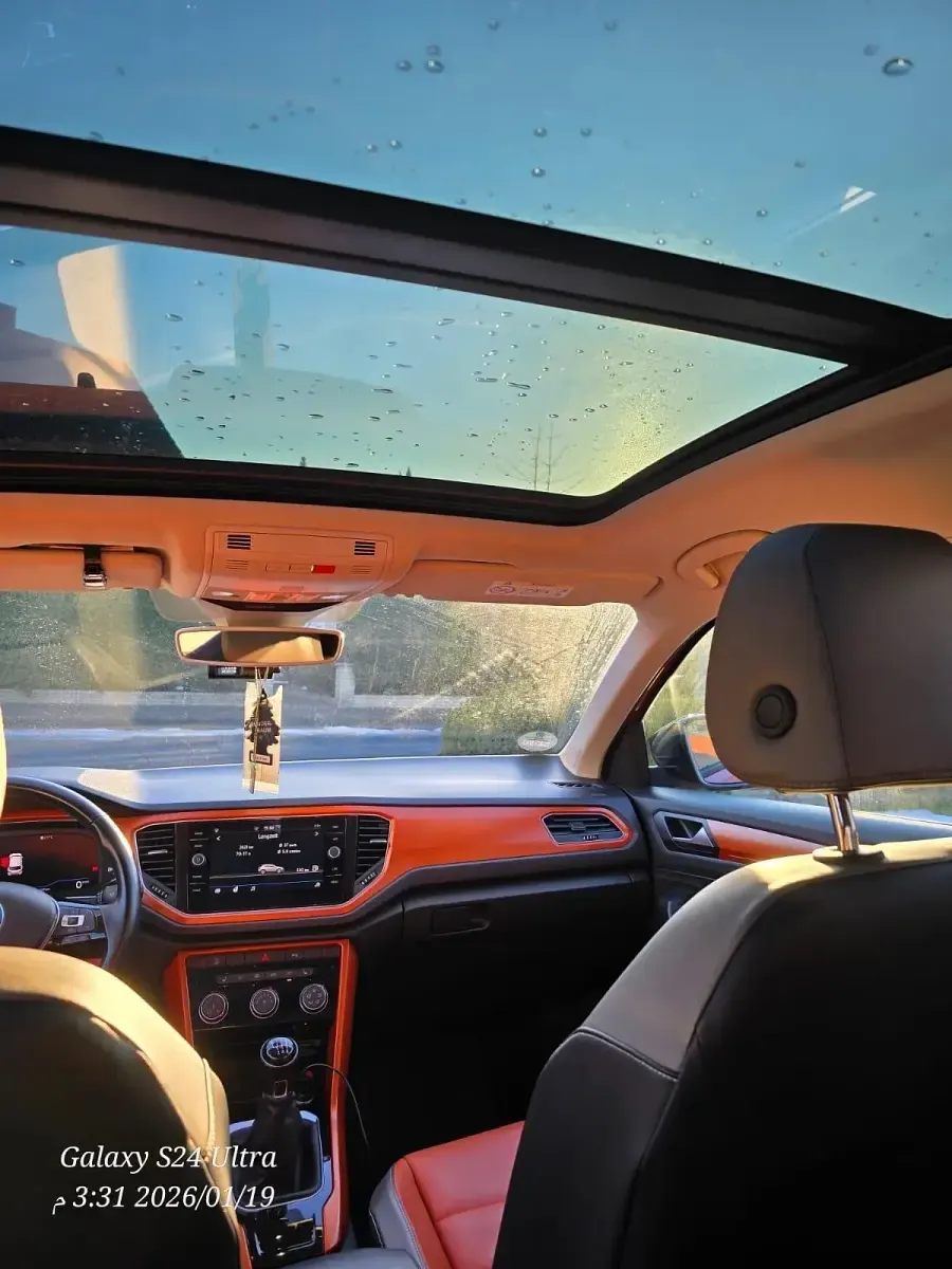 Second-hand VW T-Roc 116 CP (85 kW) 2018 Portocaliu SUV