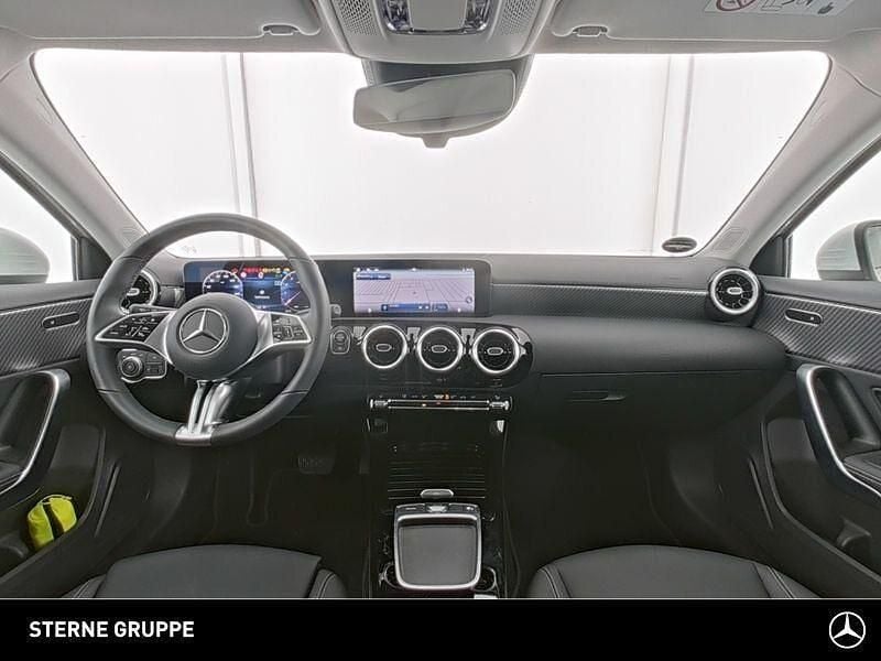 Gebraucht Mercedes A200 Progressive 163 PS (119 kW) 2024 Weiß Limousine