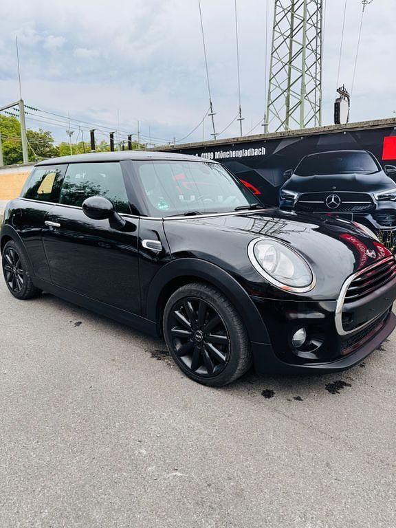 Schwarz Gebraucht 2018 Mini One D Kleinwagen | 8.990 € (Fairer Preis) - Bild 1/4