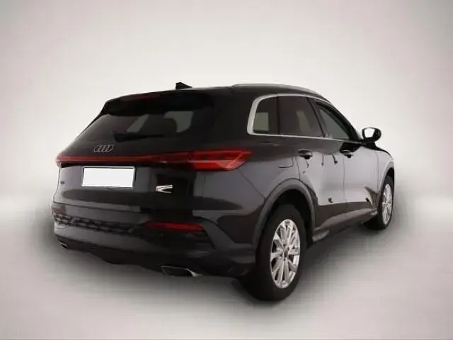 Gebraucht Audi Q5 Comfort 204 PS (150 kW) 2025 Manufacturer SUV