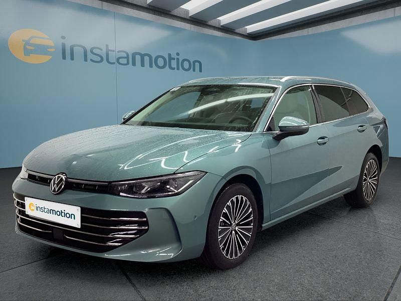 Grün Gebraucht 2025 VW Passat Kombi | 39.849 € (Guter Preis) - Bild 1/4