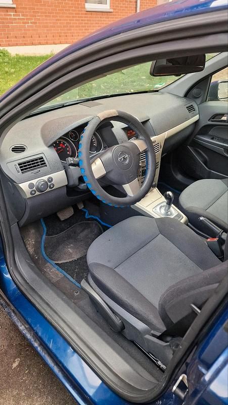 Gebraucht Opel Astra 90 PS (66 kW) 2007 Blau Limousine
