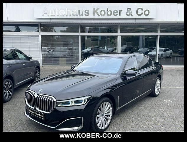 Schwarz Gebraucht 2021 BMW 750 Shadowline Limousine | 54.980 € (Superpreis) - Bild 1/4