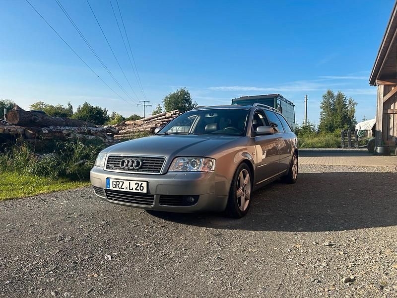 Grau Gebraucht 2004 Audi A6 Kombi | 2.300 € - Bild 1/4