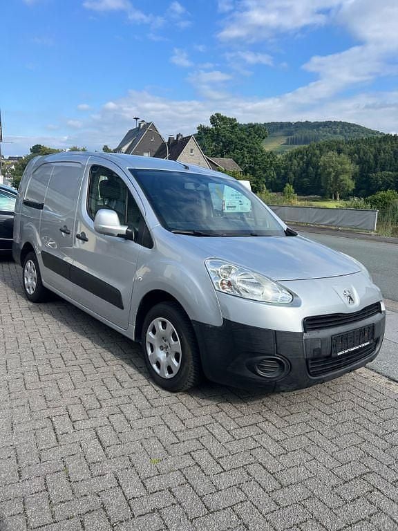Silber Gebraucht 2012 Peugeot Partner Comfort Van / Kleinbus | 6.400 € (Fairer Preis) - Bild 1/4