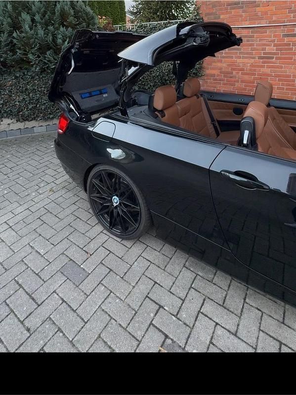 Gebraucht BMW 320 Cabriolet 170 PS (125 kW) 2008 Schwarz Cabrio