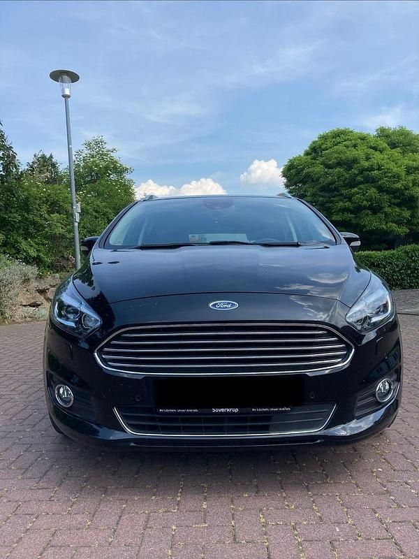 Gebraucht Ford S-MAX Titanium 165 PS (121 kW) 2019 Schwarz Van / Kleinbus