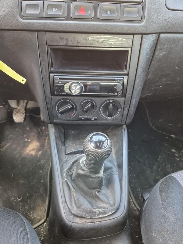 Gebraucht VW Golf IV 75 PS (55 kW) 2001 Grau Limousine