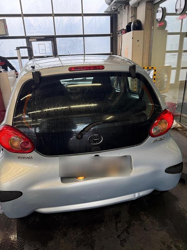 Gebraucht Toyota Aygo 68 PS (50 kW) 2006 Blau Kleinwagen