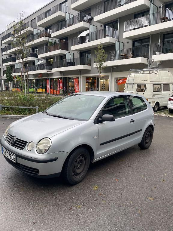 Silber Gebraucht 2003 VW Polo Limousine | 1.790 € (Etwas zu teuer) - Bild 1/4