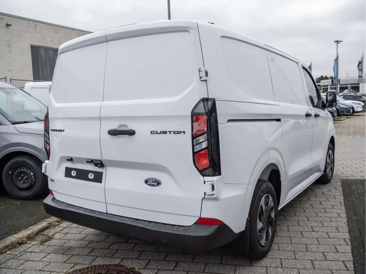 Neu Ford Transit Custom 118 PS (86 kW) 2025 Frozen white Van / Kleinbus