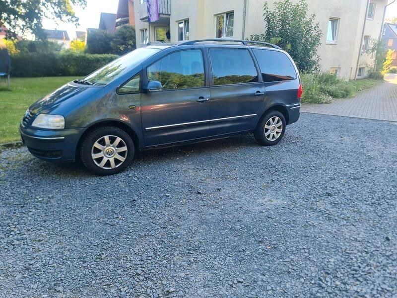 Grau Gebraucht 2004 VW Sharan Van / Kleinbus | 2.000 € (Guter Preis) - Bild 1/4