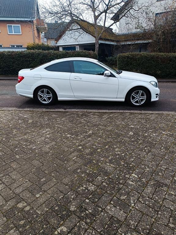 Gebraucht Mercedes C250 204 PS (150 kW) 2013 Weiß Coupé