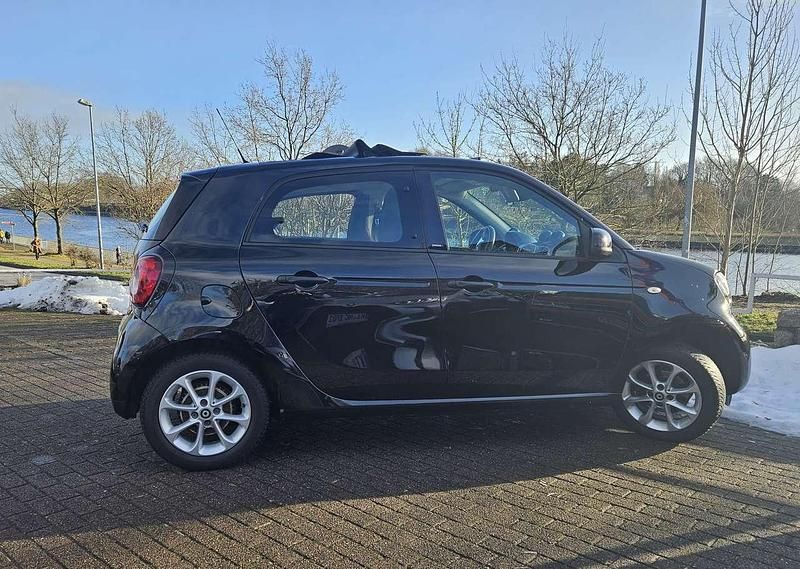 Gebraucht Smart ForFour Passion 71 PS (52 kW) 2016 Schwarz Kleinwagen