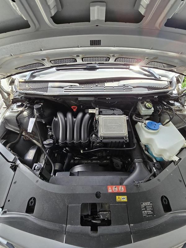 Gebraucht Mercedes B160 95 PS (69 kW) 2010 Silber Van / Kleinbus