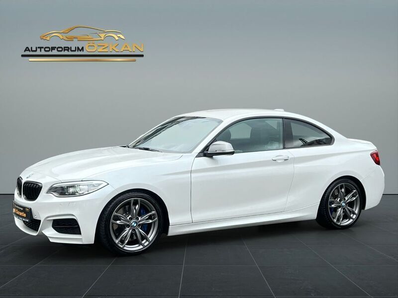 Weiß Gebraucht 2016 BMW M235 Shadowline Coupé | 24.999 € (Fairer Preis) - Bild 1/4
