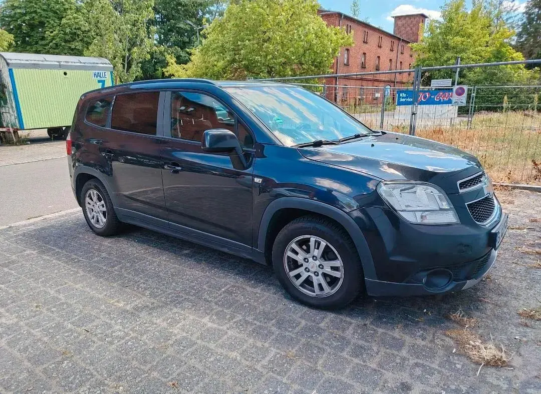 Gebraucht Chevrolet Orlando 141 PS (103 kW) 2011 Schwarz Van / Kleinbus