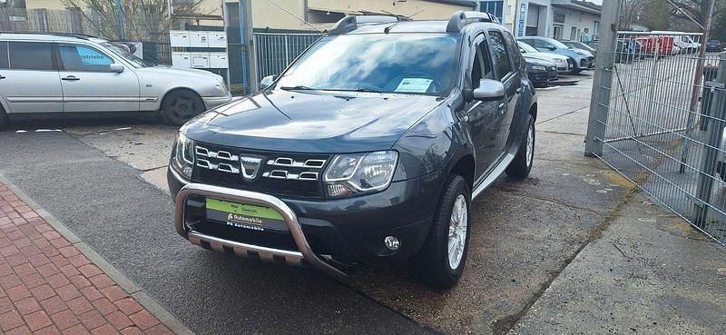 Gebraucht Dacia Duster Lauréate 125 PS (91 kW) 2014 Grau SUV