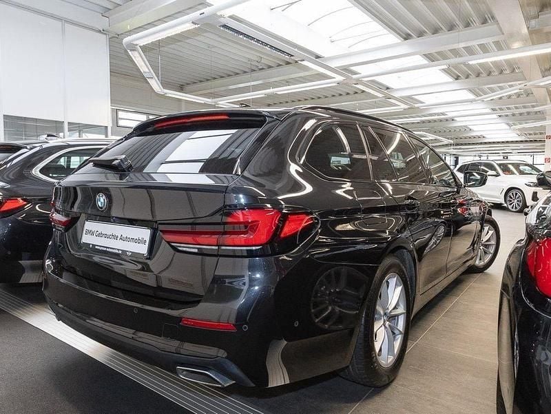 Gebraucht BMW 520 190 PS (139 kW) 2022 Schwarz Kombi
