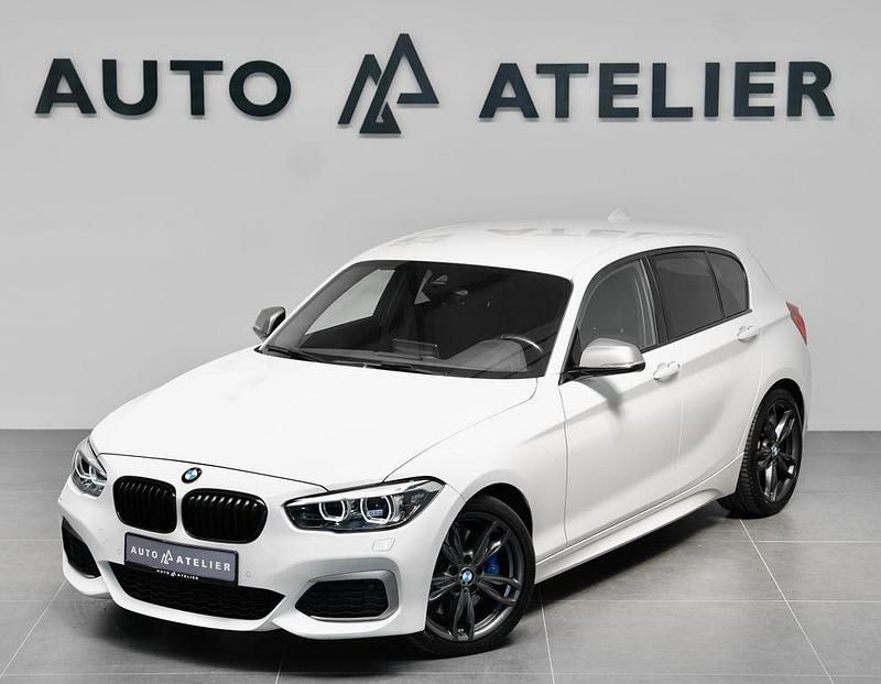 Weiß Gebraucht 2018 BMW M140 M Sport Limousine | 31.990 € (Guter Preis) - Bild 1/4